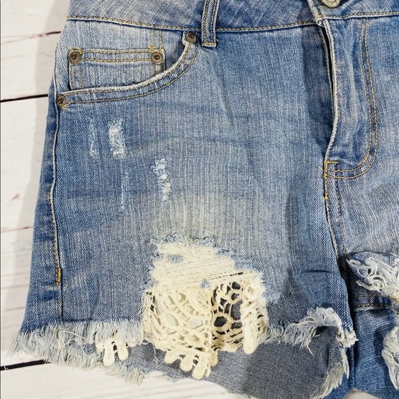 Aeropostale Womens Jean Shorts Size 4 Denim High Wasted Shorty Raw Hem Cut Off - Picture 2 of 8